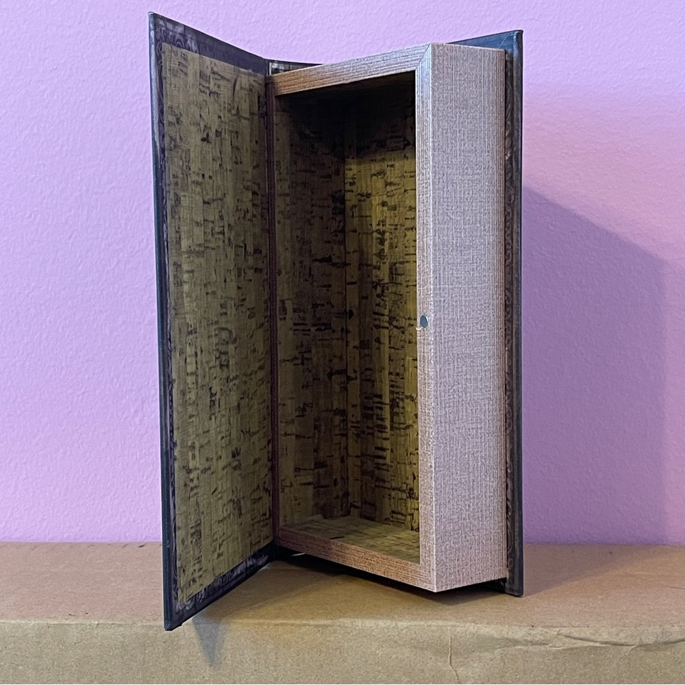Halloween goth gothic witch handbook book storage box decor decoration jewelry - Picture 5 of 5